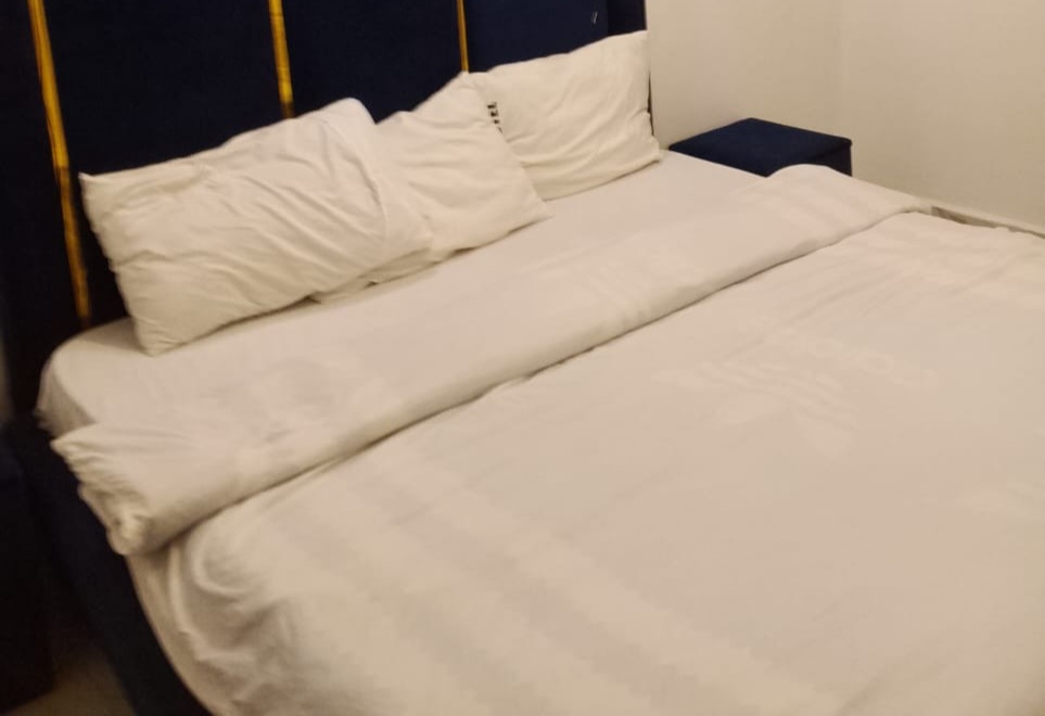 single hotel room in Benin City Orangewoods